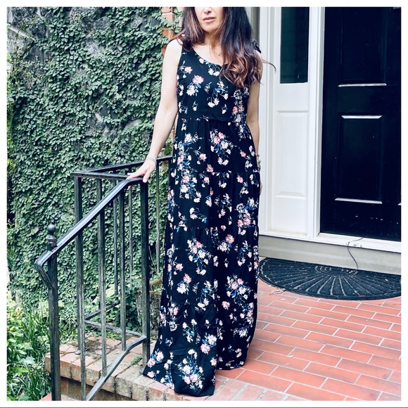#08 Boho chic long maxi tiered floral dress - Picture 3 of 5